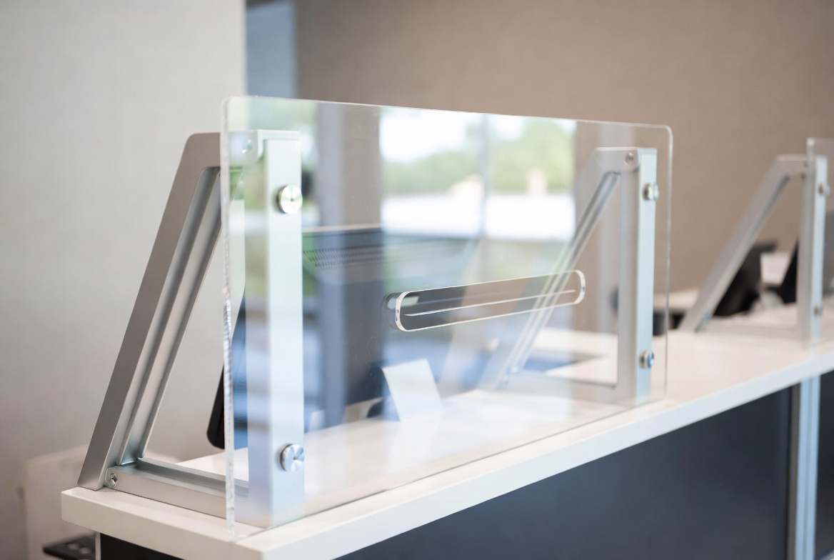 Security Counter Acrylic Barrier.jpg