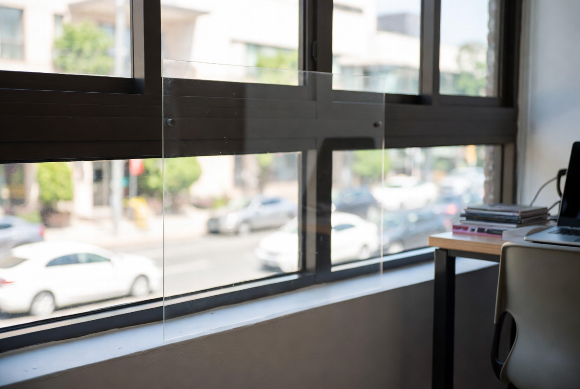 Acrylic Window Noise Barrier