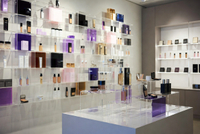 //ikrorwxhpjinlo5p.ldycdn.com/cloud/pqBpiKnllqSRqlqrpnqlip/Modern-Retail-Acrylic-Display-Wall.jpg